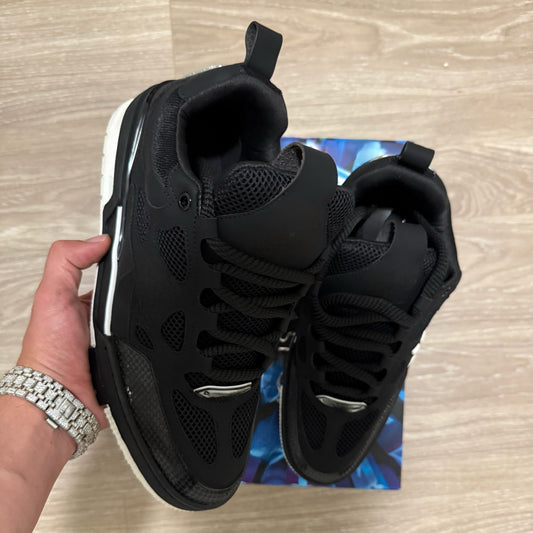 Black Trainer