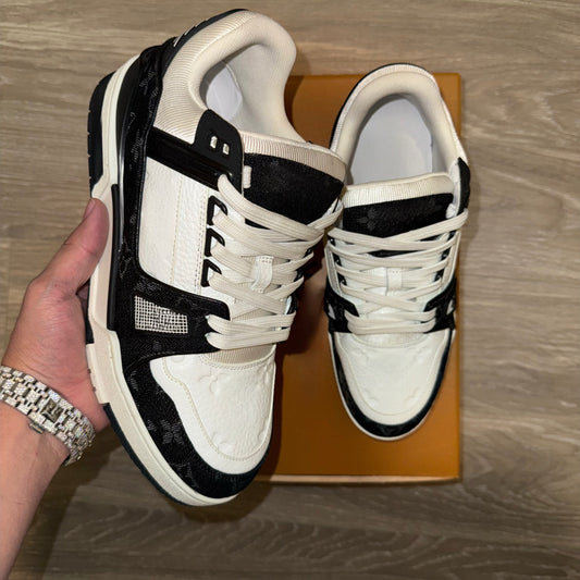 Black and White Trainer